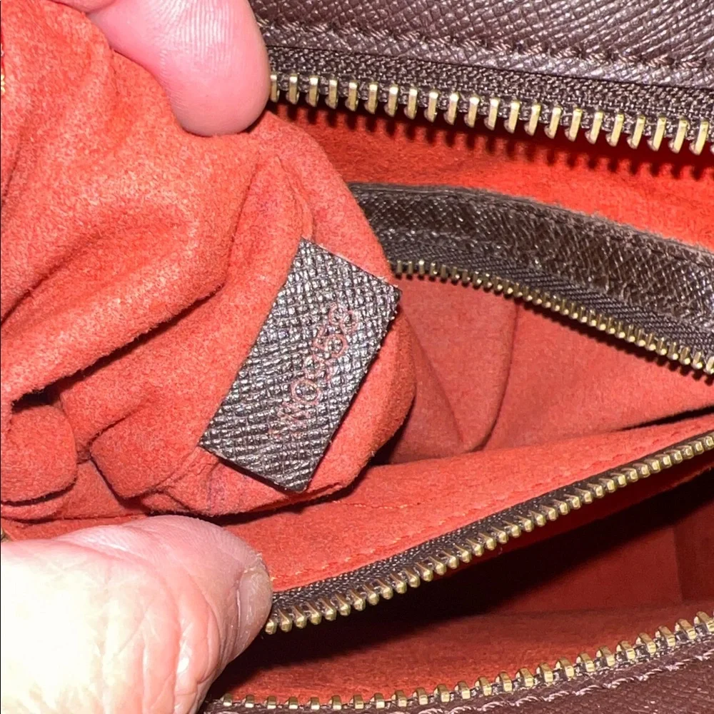 2062 LV Sac Plat Handbag